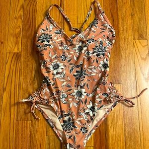 Woman’s Size Small Floral Pattern One piece bathing suit